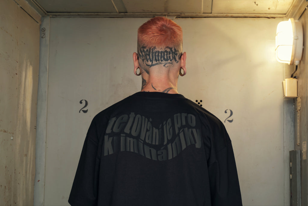 TETOVÁNÍ JE PRO KRIMINÁLNÍKY černé triko